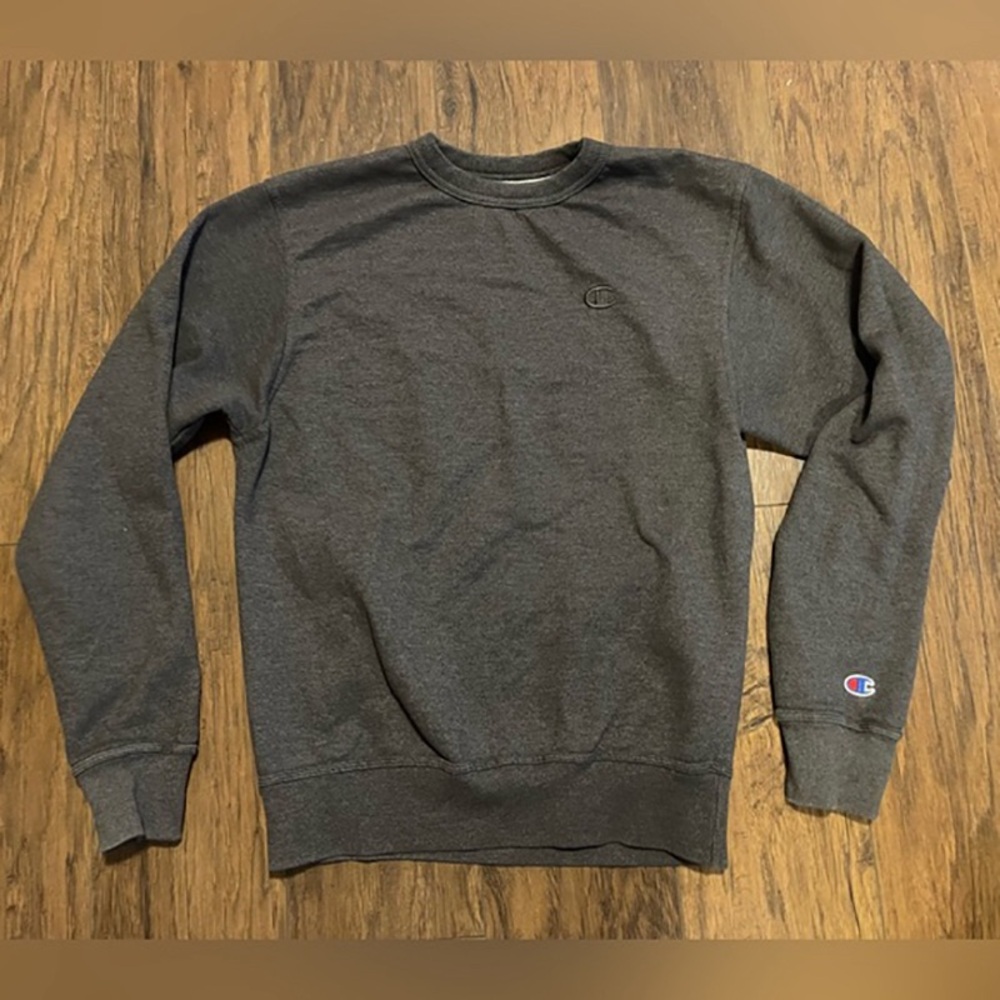 Champion Gray Crewneck Sweatshirt with Ribbed Cuffs